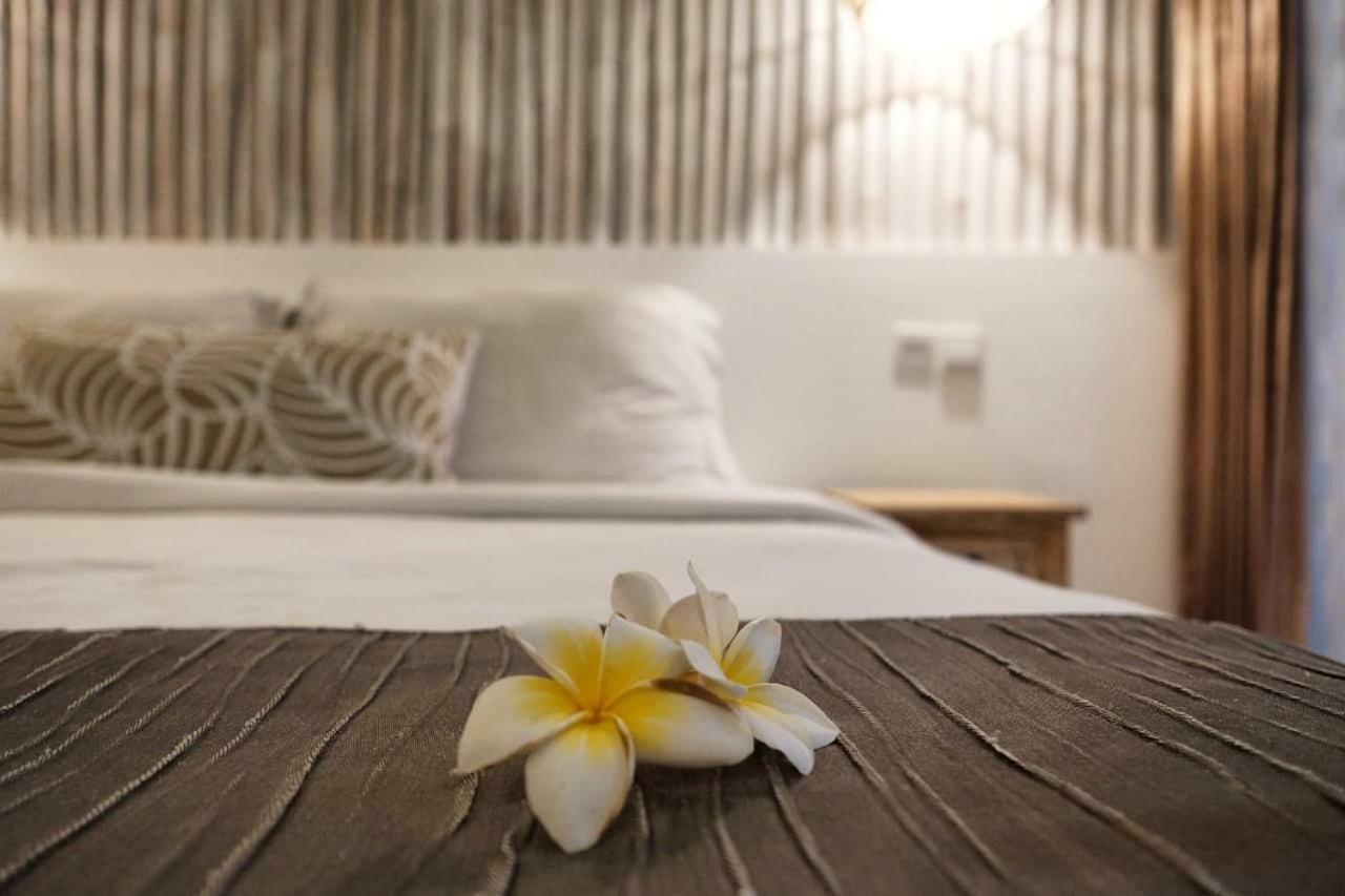 The Avani Villas Kuta Lombok Esterno foto