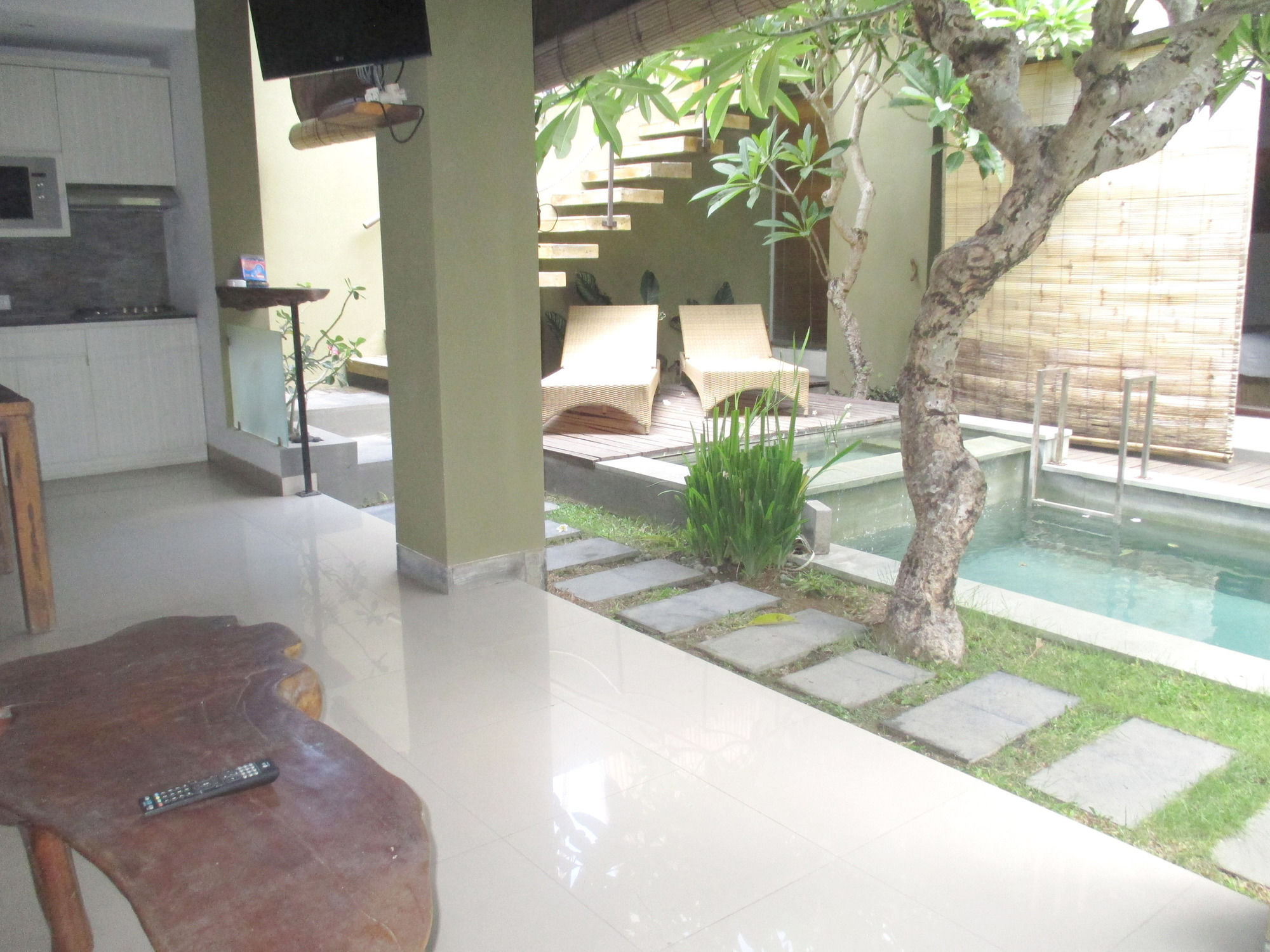 The Avani Villas Kuta Lombok Esterno foto